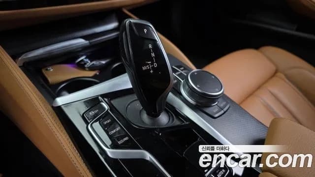 2022 BMW 5 Series (G30) 520i M Sport Sold VIN WBA11BH0XNWX80687 – interior seats 2022 BMW 5 Series (G30) 520i M Sport Sold VIN WBA11BH0XNWX80687 – interior seats