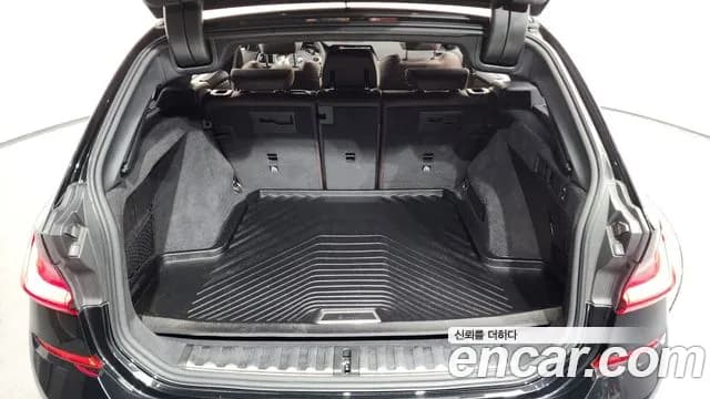 2022 BMW 3 Series (G20) 320i Touring M Sports Sold VIN WBA11ED00NFM20853 – photo 13 2022 BMW 3 Series (G20) 320i Touring M Sports Sold VIN WBA11ED00NFM20853 – photo 13
