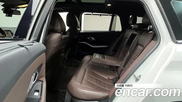2022 BMW 3Series (G20) 320i Touring M Sports Sold VIN WBA11ED02NFM51781 – interior seats 2022 BMW 3Series (G20) 320i Touring M Sports Sold VIN WBA11ED02NFM51781 – interior seats