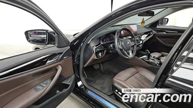 2021 BMW 5 Series (G30) 523d Luxury Sold VIN WBA11ES06MWX14419 – trunk area 2021 BMW 5 Series (G30) 523d Luxury Sold VIN WBA11ES06MWX14419 – trunk area