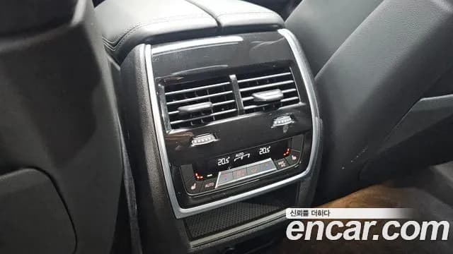 2026 BMW X6 (G06) xDrive30d M Sport Sold VIN WBA11EY00T9157012 – interior seats 2026 BMW X6 (G06) xDrive30d M Sport Sold VIN WBA11EY00T9157012 – interior seats