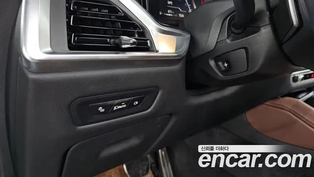 2025 BMW X6 (G06) xDrive30d M Sport Sold VIN WBA11EY0XS9Y70501 – interior seats 2025 BMW X6 (G06) xDrive30d M Sport Sold VIN WBA11EY0XS9Y70501 – interior seats