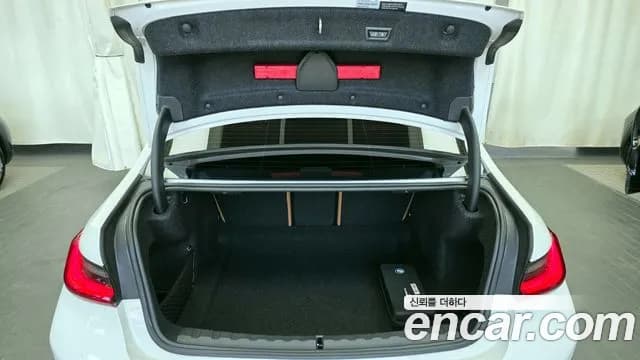 2025 BMW 3Series (G20) 320i M Sport Sold VIN WBA11FF00SFT68655 – trunk area 2025 BMW 3Series (G20) 320i M Sport Sold VIN WBA11FF00SFT68655 – trunk area