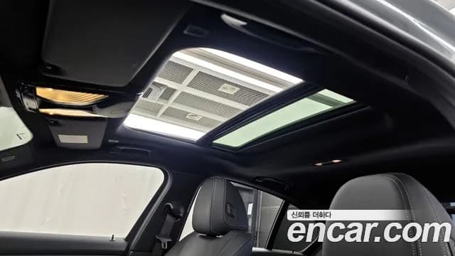2025 BMW 3 Series (G20) 320i M Sport Sold VIN WBA11FF0XSFU46584 – interior seats 2025 BMW 3 Series (G20) 320i M Sport Sold VIN WBA11FF0XSFU46584 – interior seats
