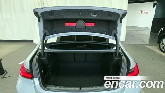 2025 BMW 3 Series (G20) 320i M Sport Sold VIN WBA11FF0XSFU46584 – trunk area 2025 BMW 3 Series (G20) 320i M Sport Sold VIN WBA11FF0XSFU46584 – trunk area