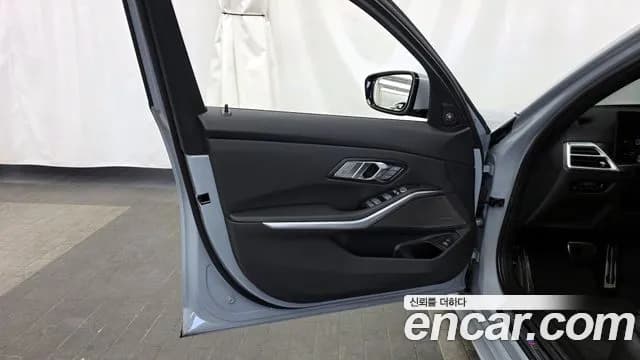 2025 BMW 3 Series (G20) 320i M Sport Sold VIN WBA11FF0XSFU46584 – photo 13 2025 BMW 3 Series (G20) 320i M Sport Sold VIN WBA11FF0XSFU46584 – photo 13