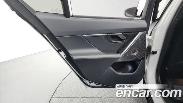 2025 BMW 5 Series (G60) 550e xDrive M Sport Pro Sold VIN WBA11FK0DJDJJDJDJ – trunk area 2025 BMW 5 Series (G60) 550e xDrive M Sport Pro Sold VIN WBA11FK0DJDJJDJDJ – trunk area