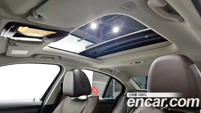 2022 BMW 3 Series (G20) 320e Luxury Sold VIN WBA11GK06NFM74141 – interior seats 2022 BMW 3 Series (G20) 320e Luxury Sold VIN WBA11GK06NFM74141 – interior seats