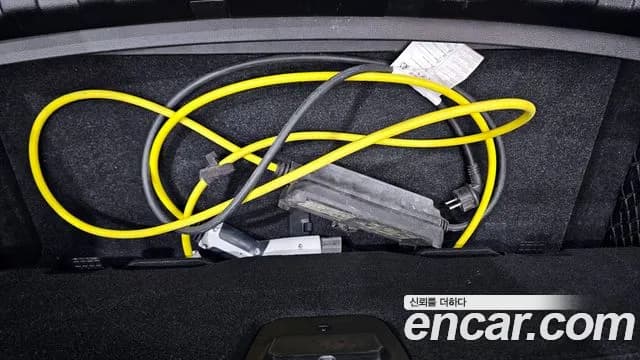 2022 BMW 3 Series (G20) 320e Luxury Sold VIN WBA11GK06NFM74141 – trunk area 2022 BMW 3 Series (G20) 320e Luxury Sold VIN WBA11GK06NFM74141 – trunk area