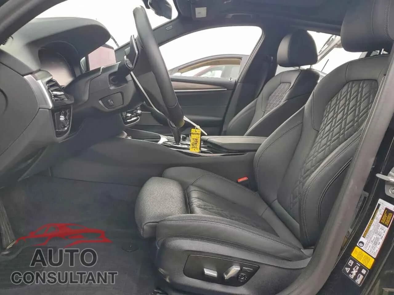 2023 BMW 5 SERIES Damaged VIN WBA13BJ08PCL27399 – exterior detail 2023 BMW 5 SERIES Damaged VIN WBA13BJ08PCL27399 – exterior detail