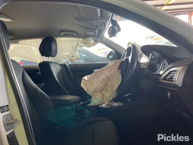 2013 BMW 1 Series Used VIN WBA1A12060J207309 – photo 23 2013 BMW 1 Series Used VIN WBA1A12060J207309 – photo 23