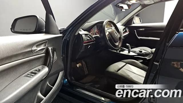 2017 BMW 1Series (F20) 118d Sport 5Door Sold VIN WBA1S5103H5D29414 – photo 12 2017 BMW 1Series (F20) 118d Sport 5Door Sold VIN WBA1S5103H5D29414 – photo 12