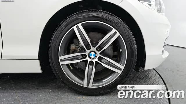 2017 BMW 1 Series (F20) 118d Sport 5Door Sold VIN WBA1S5103H5G76788 – interior seats 2017 BMW 1 Series (F20) 118d Sport 5Door Sold VIN WBA1S5103H5G76788 – interior seats