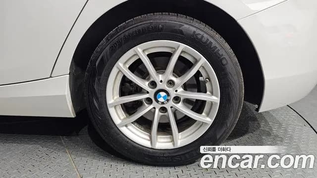 2017 BMW 1Series (F20) 118d JOY 5DOOR Sold VIN WBA1S5104HV993962 – photo 25 2017 BMW 1Series (F20) 118d JOY 5DOOR Sold VIN WBA1S5104HV993962 – photo 25
