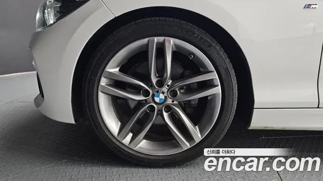 2018 BMW 1Series (F20) 118d M Sport Shadow 5 Door Sold VIN WBA1S5104J5L13998 – photo 11 2018 BMW 1Series (F20) 118d M Sport Shadow 5 Door Sold VIN WBA1S5104J5L13998 – photo 11