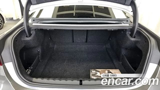 2021 BMW 4Series (G22) 420i M Sport Coupe Sold VIN WBA21AP00MCG58827 – trunk area 2021 BMW 4Series (G22) 420i M Sport Coupe Sold VIN WBA21AP00MCG58827 – trunk area