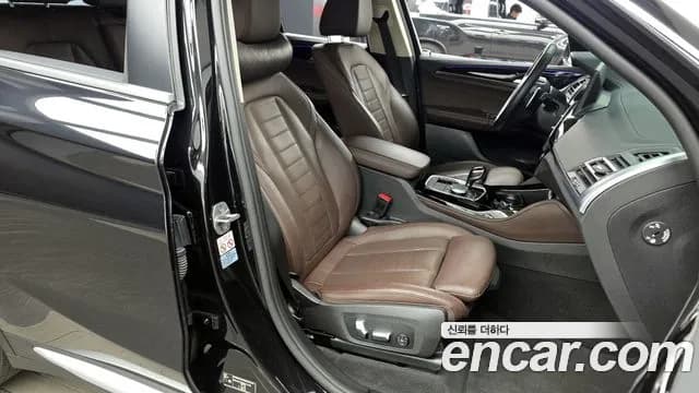 2022 BMW X4 (G02) xDrive20i xLine Sold VIN WBA21DT00N9J72733 – interior seats 2022 BMW X4 (G02) xDrive20i xLine Sold VIN WBA21DT00N9J72733 – interior seats