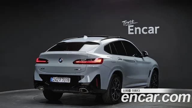 2024 BMW X4 (G02) xDrive20i M Sport Sold VIN WBA21DT01R9W33637 – interior seats 2024 BMW X4 (G02) xDrive20i M Sport Sold VIN WBA21DT01R9W33637 – interior seats