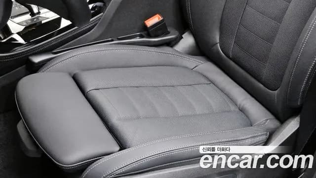 2025 BMW X4 (G02) xDrive20i xLine Sold VIN WBA21DT04S9079757 – trunk area 2025 BMW X4 (G02) xDrive20i xLine Sold VIN WBA21DT04S9079757 – trunk area