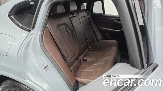 2022 BMW X4 (G02) xDrive20i M Sports Pro Sold VIN WBA21DT05N9N47418 – interior seats 2022 BMW X4 (G02) xDrive20i M Sports Pro Sold VIN WBA21DT05N9N47418 – interior seats