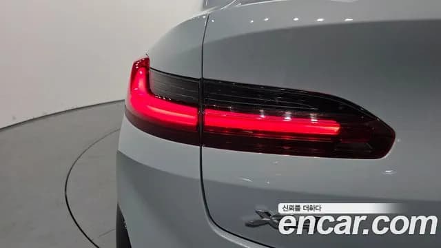 2022 BMW X4 (G02) xDrive20i M Sports Pro Sold VIN WBA21DT05N9N47418 – trunk area 2022 BMW X4 (G02) xDrive20i M Sports Pro Sold VIN WBA21DT05N9N47418 – trunk area