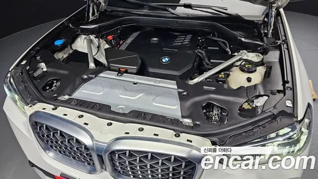 2022 BMW X4 (G02) xDrive20i xLine Sold VIN WBA21DT09N9L25934 – trunk area 2022 BMW X4 (G02) xDrive20i xLine Sold VIN WBA21DT09N9L25934 – trunk area