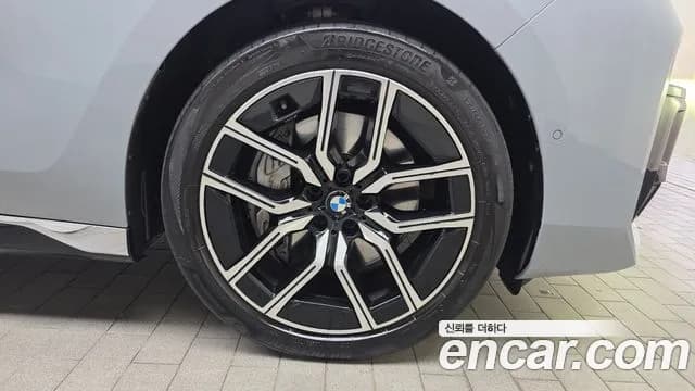 2023 BMW 7 Series (G70) 740i sDrive M Sport Sold VIN WBA21EH07PCN22606 – rear exterior 2023 BMW 7 Series (G70) 740i sDrive M Sport Sold VIN WBA21EH07PCN22606 – rear exterior