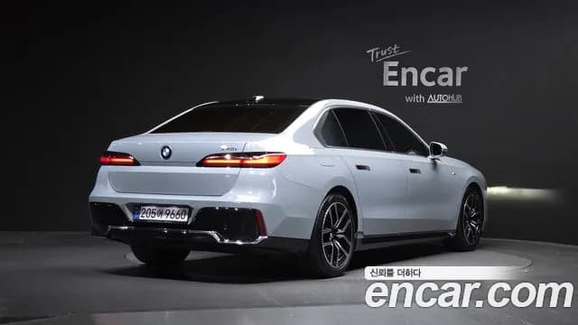2023 BMW 7 Series (G70) 740i sDrive M Sport Sold VIN WBA21EH07PCN22606 – photo 12 2023 BMW 7 Series (G70) 740i sDrive M Sport Sold VIN WBA21EH07PCN22606 – photo 12