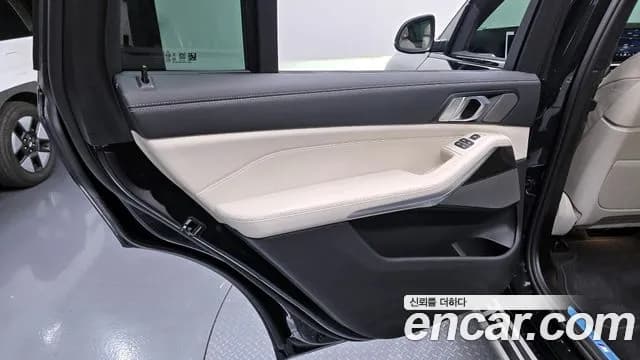 2025 BMW X7 (G07) xDrive 40i M Sport 7STR Sold VIN WBA21EM01S9082040 – exterior detail 2025 BMW X7 (G07) xDrive 40i M Sport 7STR Sold VIN WBA21EM01S9082040 – exterior detail