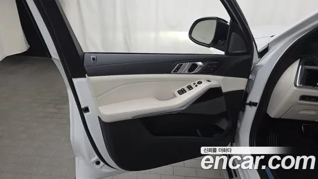2025 BMW X7 (G07) xDrive 40i M Sport 6STR Sold VIN WBA21EM04S9025797 – interior seats 2025 BMW X7 (G07) xDrive 40i M Sport 6STR Sold VIN WBA21EM04S9025797 – interior seats