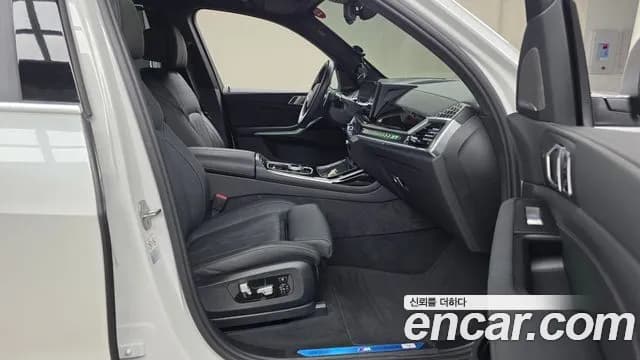 2024 BMW X7 (G07) xDrive 40i M Sport 6STR Sold VIN WBA21EM05R9S41541 – exterior detail 2024 BMW X7 (G07) xDrive 40i M Sport 6STR Sold VIN WBA21EM05R9S41541 – exterior detail