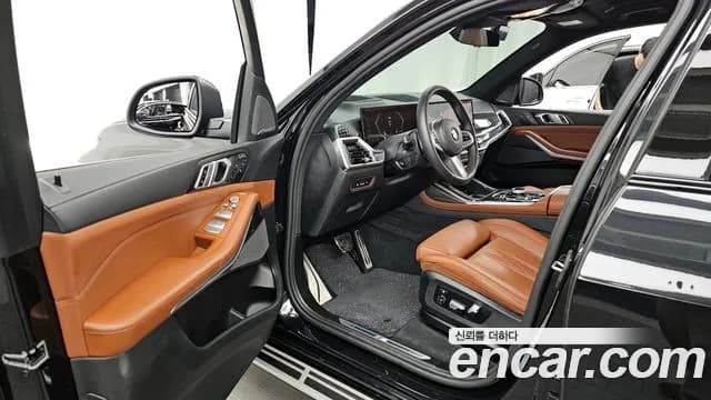 2025 BMW X7 (G07) xDrive 40i M Sport 7STR Sold VIN WBA21EM06S9Z58973 – trunk area 2025 BMW X7 (G07) xDrive 40i M Sport 7STR Sold VIN WBA21EM06S9Z58973 – trunk area