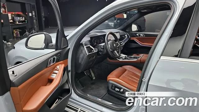 2024 BMW X7 (G07) xDrive 40d M Sport 7 STR Sold VIN WBA21EN07R9W53216 – interior seats 2024 BMW X7 (G07) xDrive 40d M Sport 7 STR Sold VIN WBA21EN07R9W53216 – interior seats
