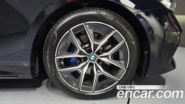 2025 BMW 5 Series (G60) 520i M Sport Sold VIN WBA21FJ00SCV80047 – photo 12 2025 BMW 5 Series (G60) 520i M Sport Sold VIN WBA21FJ00SCV80047 – photo 12
