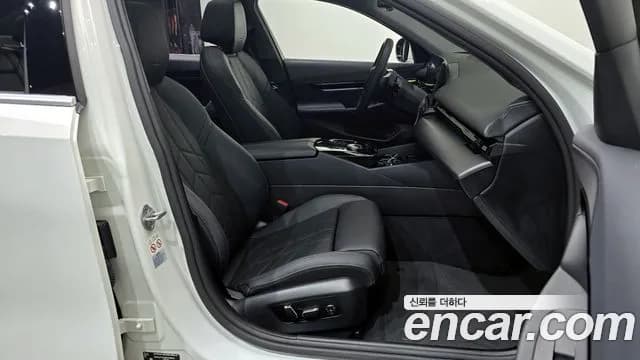 2024 BMW 5Series (G60) 520i Sold VIN WBA21FJ01RCP48062 – trunk area 2024 BMW 5Series (G60) 520i Sold VIN WBA21FJ01RCP48062 – trunk area