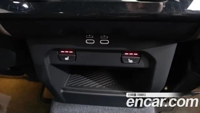 2024 BMW 5Series (G60) 520i Sold VIN WBA21FJ01RCT00520 – interior seats 2024 BMW 5Series (G60) 520i Sold VIN WBA21FJ01RCT00520 – interior seats