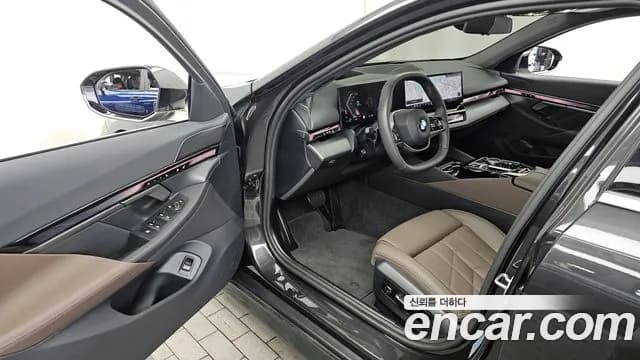 2025 BMW 5 Series (G60) 520i Sold VIN WBA21FJ01SCT82920 – exterior detail 2025 BMW 5 Series (G60) 520i Sold VIN WBA21FJ01SCT82920 – exterior detail