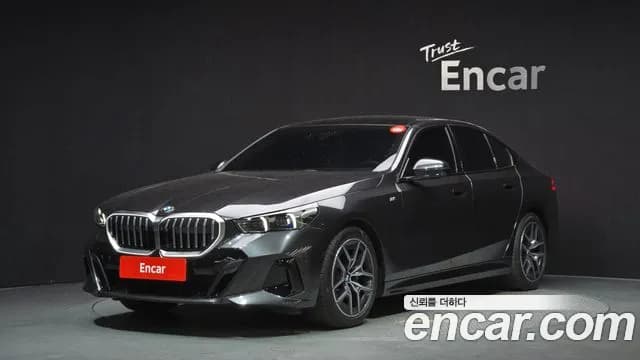 2025 BMW 5 Series (G60) 520i M Sport Sold VIN WBA21FJ03SCV43283 – exterior detail 2025 BMW 5 Series (G60) 520i M Sport Sold VIN WBA21FJ03SCV43283 – exterior detail