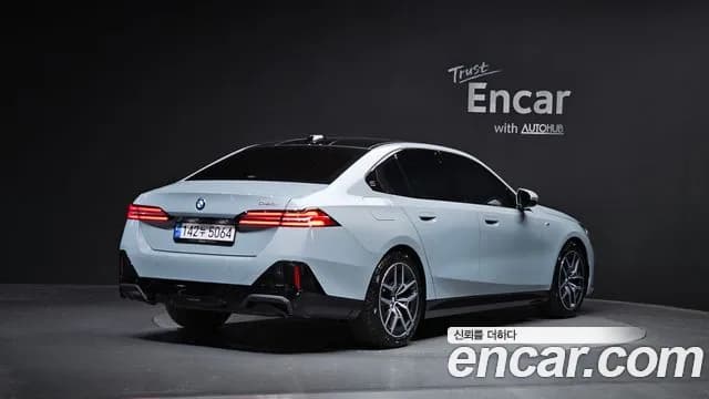 2024 BMW 5Series (G60) 520i M Sport Sold VIN WBA21FJ04RCS33279 – photo 11 2024 BMW 5Series (G60) 520i M Sport Sold VIN WBA21FJ04RCS33279 – photo 11