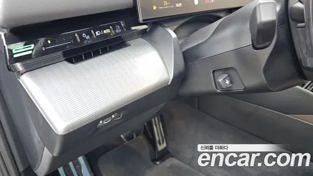 2024 BMW 5Series (G60) 520i M Sport Sold VIN WBA21FJ05RCS44632 – exterior detail 2024 BMW 5Series (G60) 520i M Sport Sold VIN WBA21FJ05RCS44632 – exterior detail