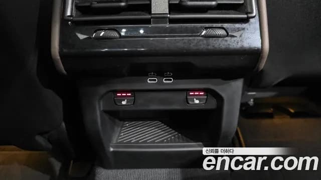 2025 BMW 5 Series (G60) 520i M Sport Sold VIN WBA21FJ05SCV43317 – interior seats 2025 BMW 5 Series (G60) 520i M Sport Sold VIN WBA21FJ05SCV43317 – interior seats