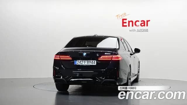 2024 BMW 5 Series (G60) 520i M Sport Sold VIN WBA21FJ07RCT10498 – photo 17 2024 BMW 5 Series (G60) 520i M Sport Sold VIN WBA21FJ07RCT10498 – photo 17