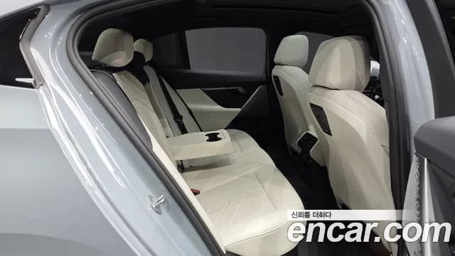 2025 BMW 5 Series (G60) 520i M Sport Sold VIN WBA21FJ07SCU68572 – photo 18 2025 BMW 5 Series (G60) 520i M Sport Sold VIN WBA21FJ07SCU68572 – photo 18