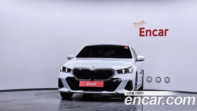 2024 BMW 5 Series (G60) 520i M Sport Sold VIN WBA21FJ0XRCR78554 – rear exterior 2024 BMW 5 Series (G60) 520i M Sport Sold VIN WBA21FJ0XRCR78554 – rear exterior