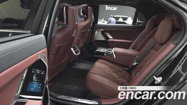 2025 BMW 7 Series (G70) 740d xDrive M Sport Sold VIN WBA2AEJ08SCV76371 – photo 25 2025 BMW 7 Series (G70) 740d xDrive M Sport Sold VIN WBA2AEJ08SCV76371 – photo 25