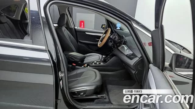 2018 BMW 2 Series Active Tourer (F45) Joy Sold VIN WBA2C1104J7A33404 – front exterior 2018 BMW 2 Series Active Tourer (F45) Joy Sold VIN WBA2C1104J7A33404 – front exterior