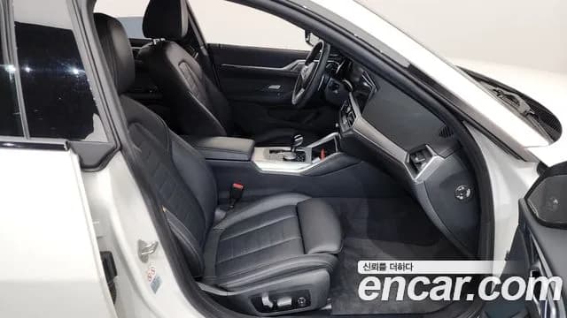 2022 BMW 4Series (G22) 420i M Sport Performance Gran Coupe Sold VIN WBA31AV02NFM79550 – rear exterior 2022 BMW 4Series (G22) 420i M Sport Performance Gran Coupe Sold VIN WBA31AV02NFM79550 – rear exterior