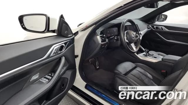2022 BMW 4Series (G22) 420i M Sport Performance Gran Coupe Sold VIN WBA31AV02NFM79550 – interior seats 2022 BMW 4Series (G22) 420i M Sport Performance Gran Coupe Sold VIN WBA31AV02NFM79550 – interior seats