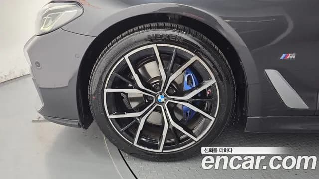 2022 BMW 5Series (G30) 530i xDrive M Sport Package Sold VIN WBA31BJ06NWX73304 – interior seats 2022 BMW 5Series (G30) 530i xDrive M Sport Package Sold VIN WBA31BJ06NWX73304 – interior seats