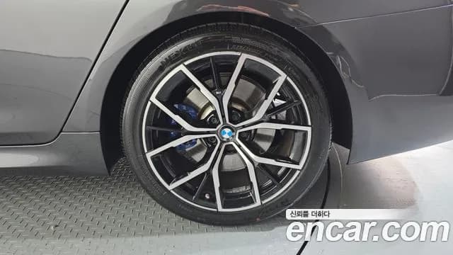 2022 BMW 5Series (G30) 530i xDrive M Sport Package Sold VIN WBA31BJ06NWX73304 – engine bay 2022 BMW 5Series (G30) 530i xDrive M Sport Package Sold VIN WBA31BJ06NWX73304 – engine bay